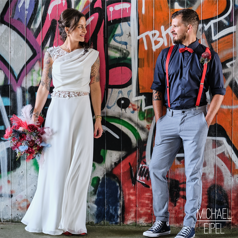 Brautpaar vor Graffity – Hochzeitsfotografie