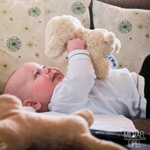 Baby beim spielen – Portrait